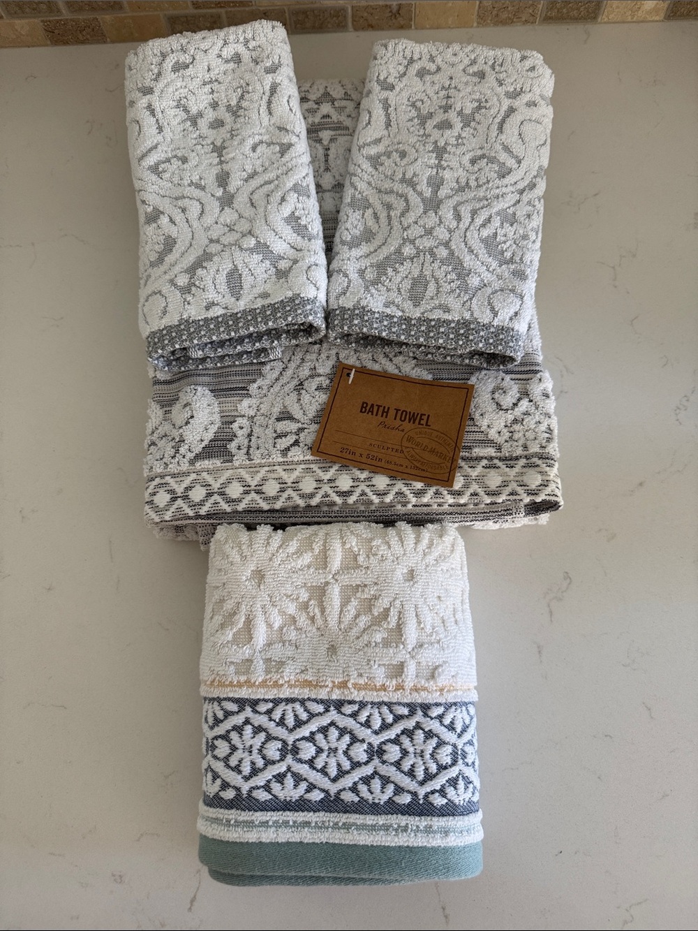 Grey & White Jacquard Bath Towel set. New